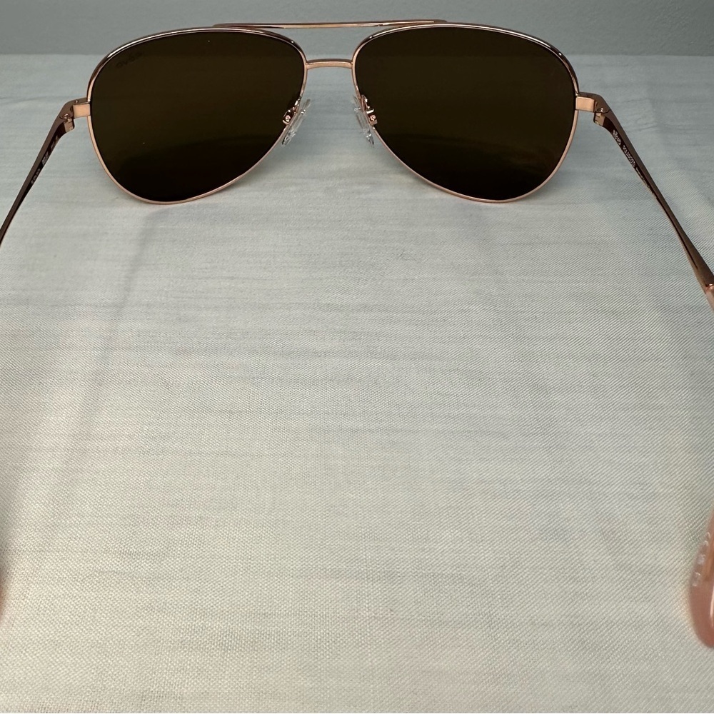 Rēvo Aviator Rose Gold Sunglasses with Bronze Lenses NWOT - Picture 3 of 10